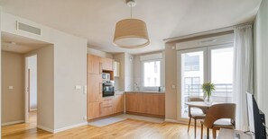 Fridge, microwave, oven, dishwasher