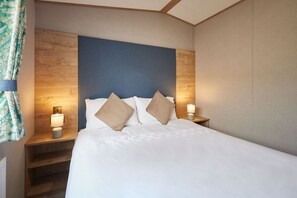 2 bedrooms, iron/ironing board, bed sheets