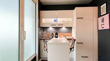 Fridge, microwave, oven, dishwasher