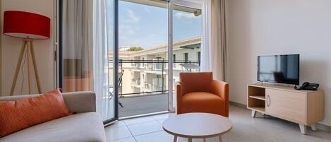 テレビ、書斎 / ワークスペース