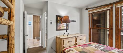 2 室のベッドルーム、インターネット、ベッドシーツ