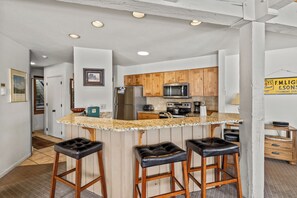 Fridge, microwave, oven, stovetop - Cozy and Updated 2BR Condo | Walk to Gondola | Pool, Hot Tubs and Shuttle! (Steamboat Springs)