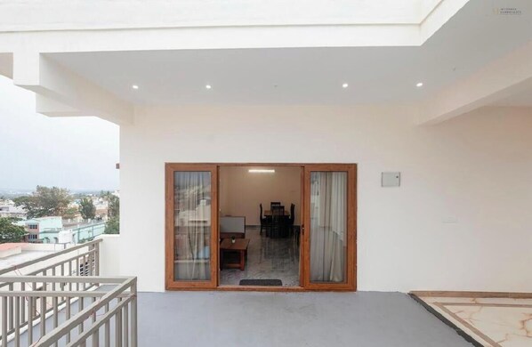 Indoor spa tub - Aetheria Service Apartments (Chikkamagaluru)