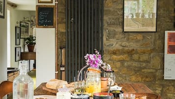 Cottage | Dining