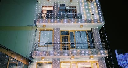 Hotel Queens Pearl Inn