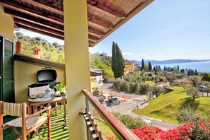 LÀgenhet Standard - flera sovrum - intill bergen (Alice Suite Terrace, lake view & Park) | BoendeomrÄde