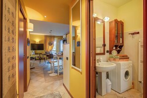 Standard Apartment, Multiple Bedrooms, Mountainside (Alice Suite Terrace, lake view & Park) | Bathroom