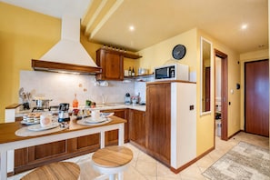 Standard Apartment, 1 Bedroom, Balcony, Mountainside (Alice Suite Terrace, lake view & Park) | Private kitchen - Alice Suite Terrace, Lake View & Park (Gardone Riviera)