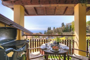 Leilighet – standard, flere soverom, ved fjell (Alice Suite Terrace, lake view & Park) | Utendørsservering