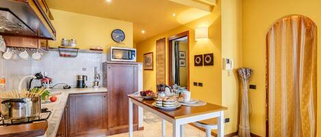 Standard Apartment, 1 Bedroom, Balcony, Mountainside (Alice Suite Terrace, lake view & Park) | Private kitchen