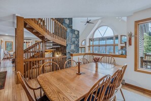Dining - Spacious Deck, Game Room - Whitman Brook Overlook (Quechee)