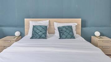 1 bedroom, desk, free WiFi, bed sheets