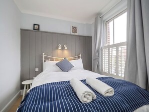 1 bedroom, iron/ironing board, travel cot, WiFi - The Sands Sheringham: Double Bed Suite (Sheringham)