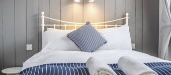 The Sands Sheringham: Double Bed Suite