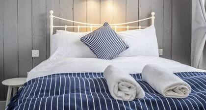 The Sands Sheringham: Double Bed Suite