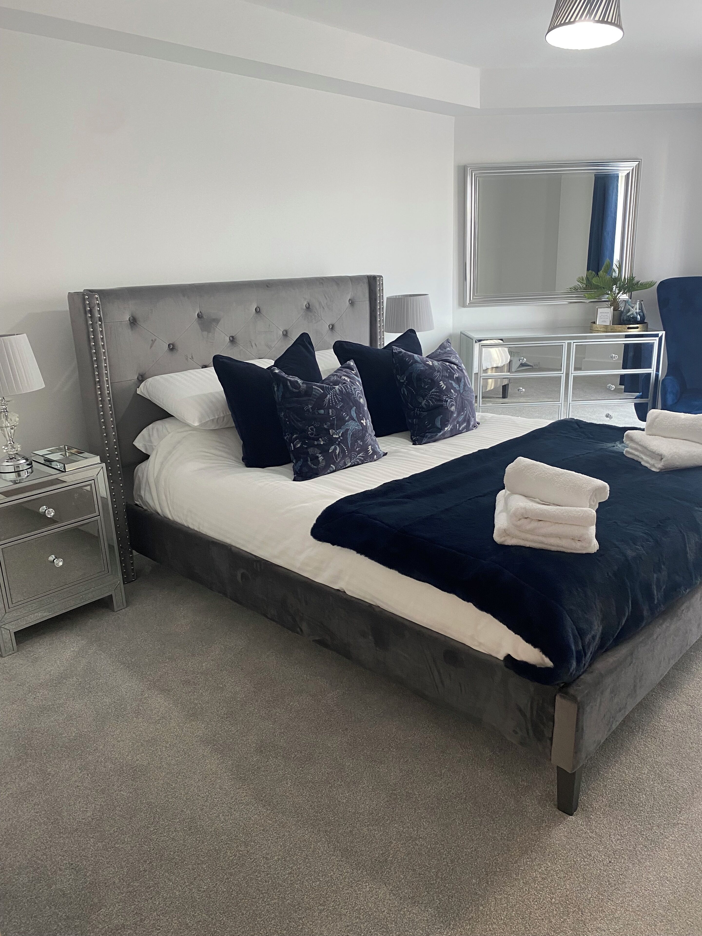 2 bedrooms, iron/ironing board, free WiFi, bed sheets