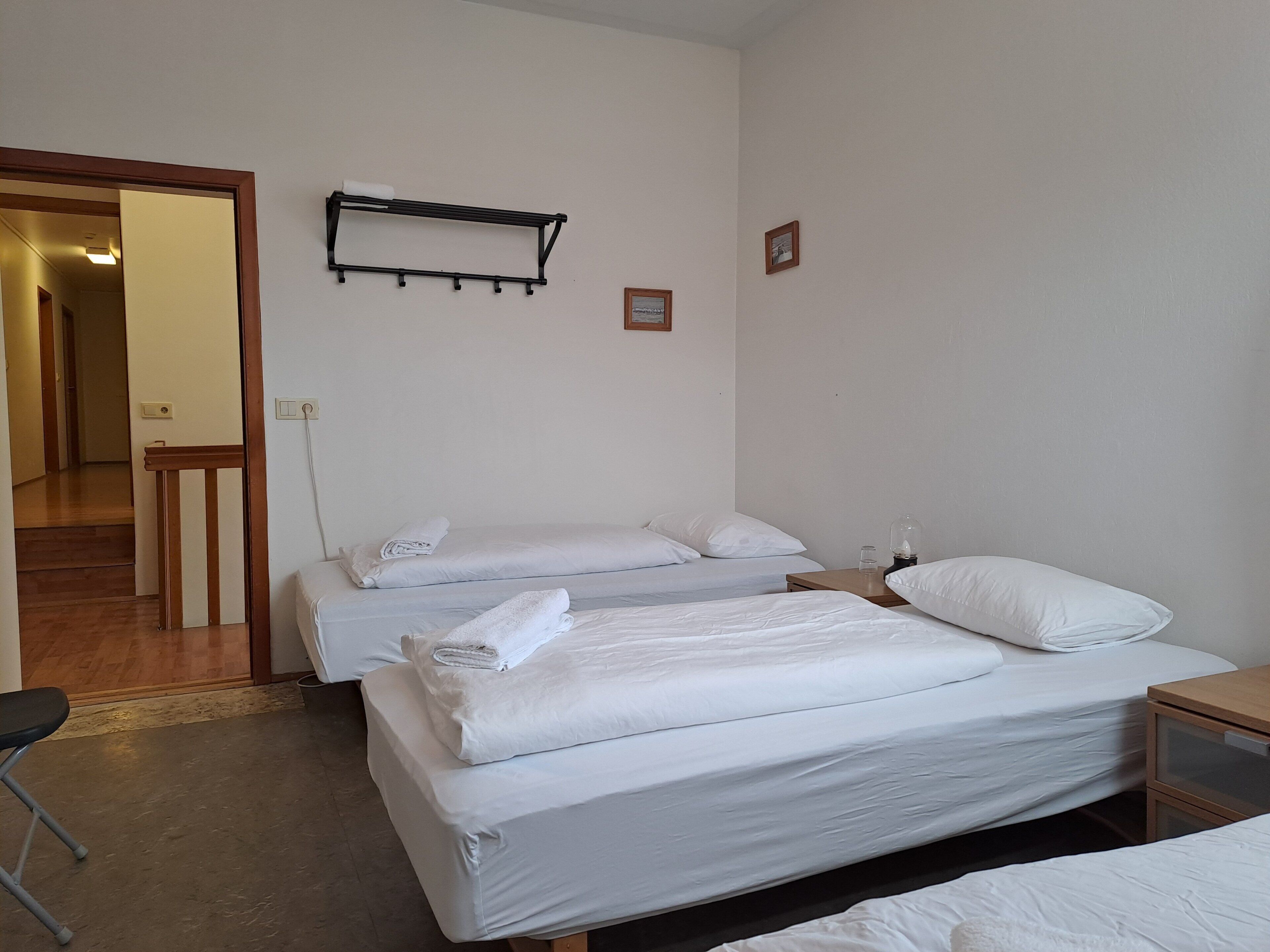 Driepersoonskamer | Gratis wifi, beddengoed