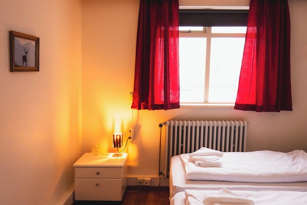 Twin Room | WiFi (free), bed sheets