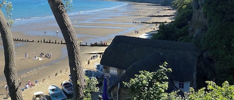 在海滩、沙滩毛巾