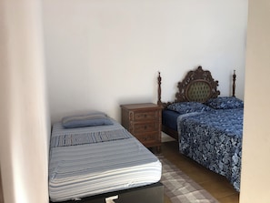 4 bedrooms, WiFi, bed sheets