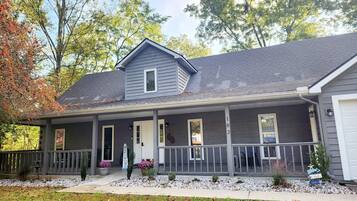 House, 4 Bedrooms | Exterior