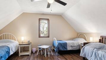 House, 4 Bedrooms | 4 bedrooms, laptop workspace, cribs/infant beds, free WiFi