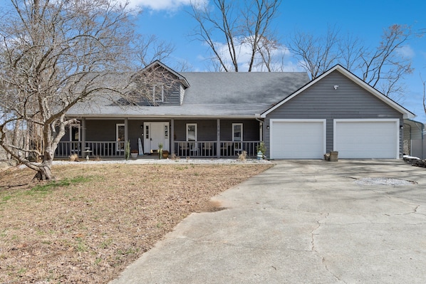 House, 4 Bedrooms | Exterior