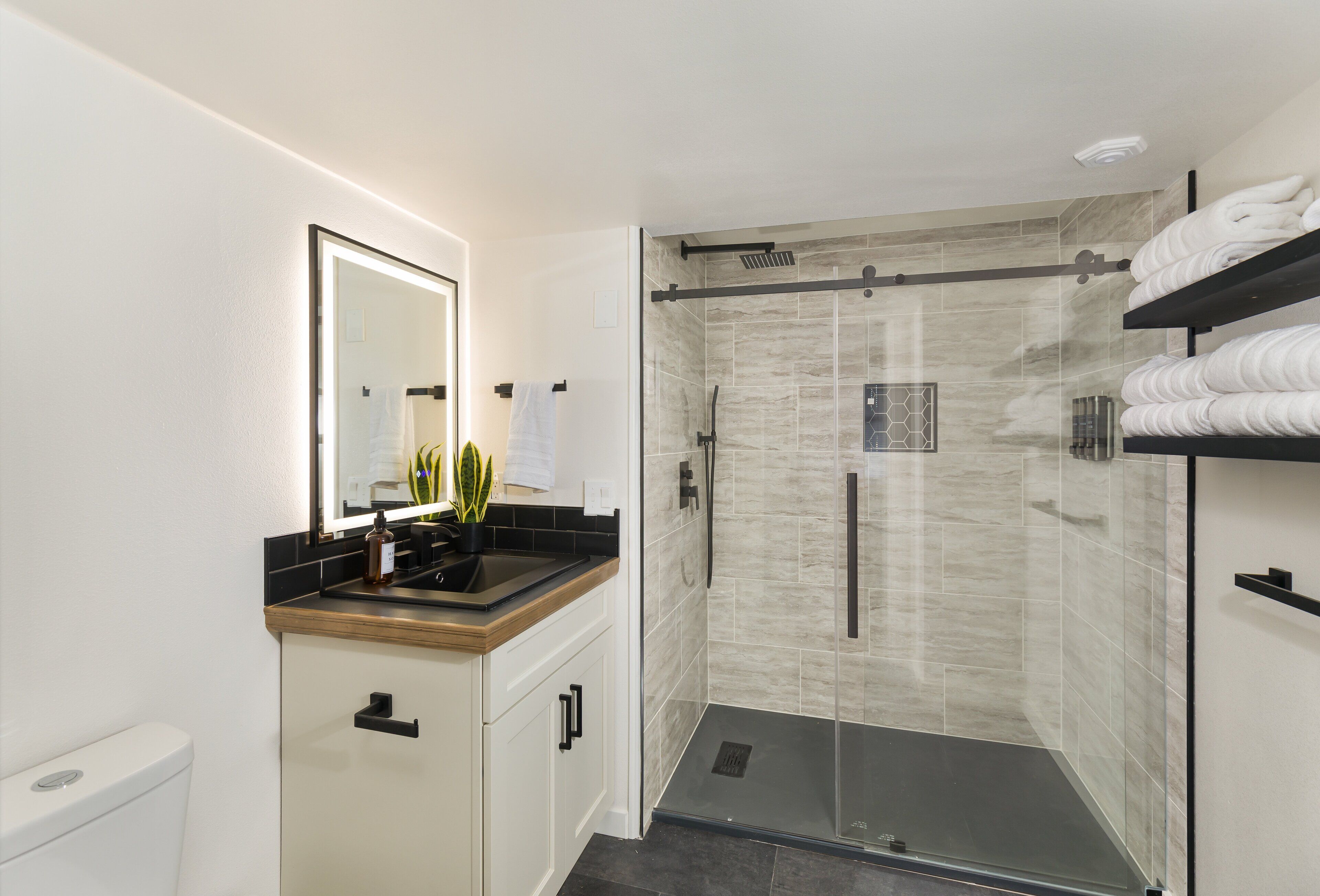 House, 4 Bedrooms | Bathroom | Towels, shampoo