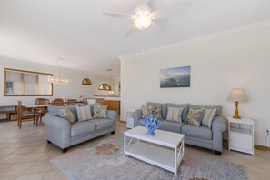 House, 3 Bedrooms | Living area