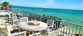 Dolphin Watch 3 Bedroom Home