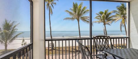 Condo, 2 Bedrooms | Outdoor dining