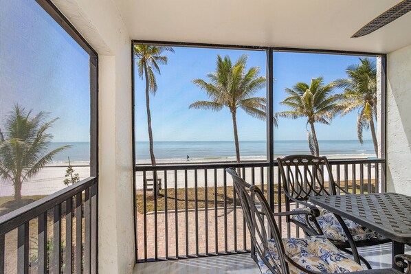 Condo, 2 Bedrooms | Outdoor dining