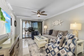 Condo, 2 Bedrooms | Living area