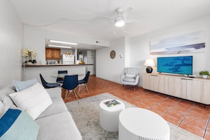 Appart'hôtel, 2 chambres | Coin séjour