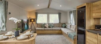 Billing Aquadrome Holiday Park Silver 3 Bed Caravan SF16