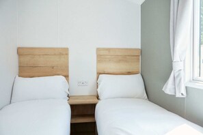 2 bedrooms, bed sheets