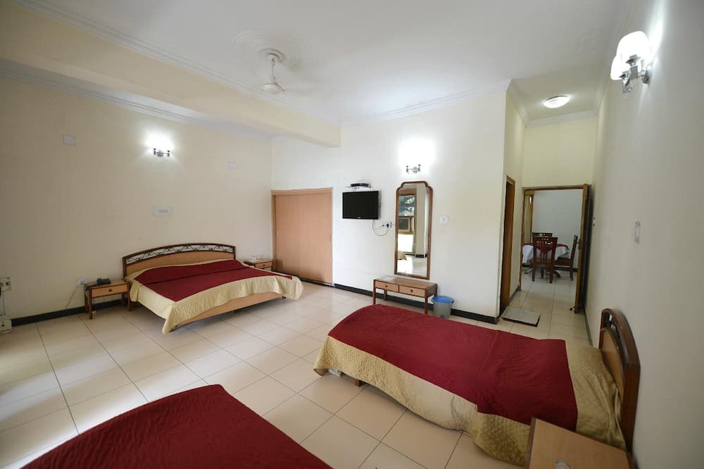 Karna Lake Tourist Resort - Radaur