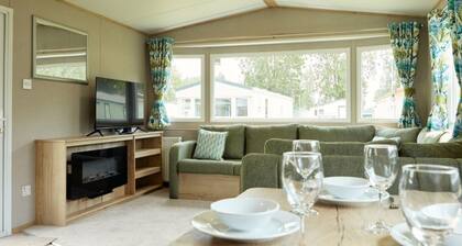 Billing Aquadrome Silver 3 Bed Caravan GP31