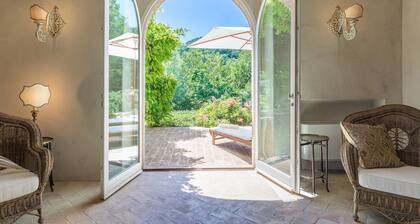 Col Di Casale - A stunning Umbrian Villa nested in the green heart of Italy