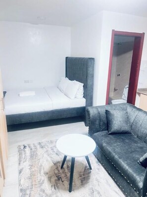 1 habitación y ropa de cama