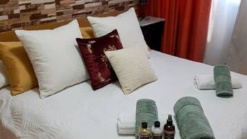 2 bedrooms, free WiFi, bed sheets