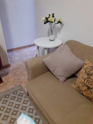 TV - 2 Bed Island Retreat-sleeps 4-5 Min Walk To Beach (Santa Cruz de la Palma)