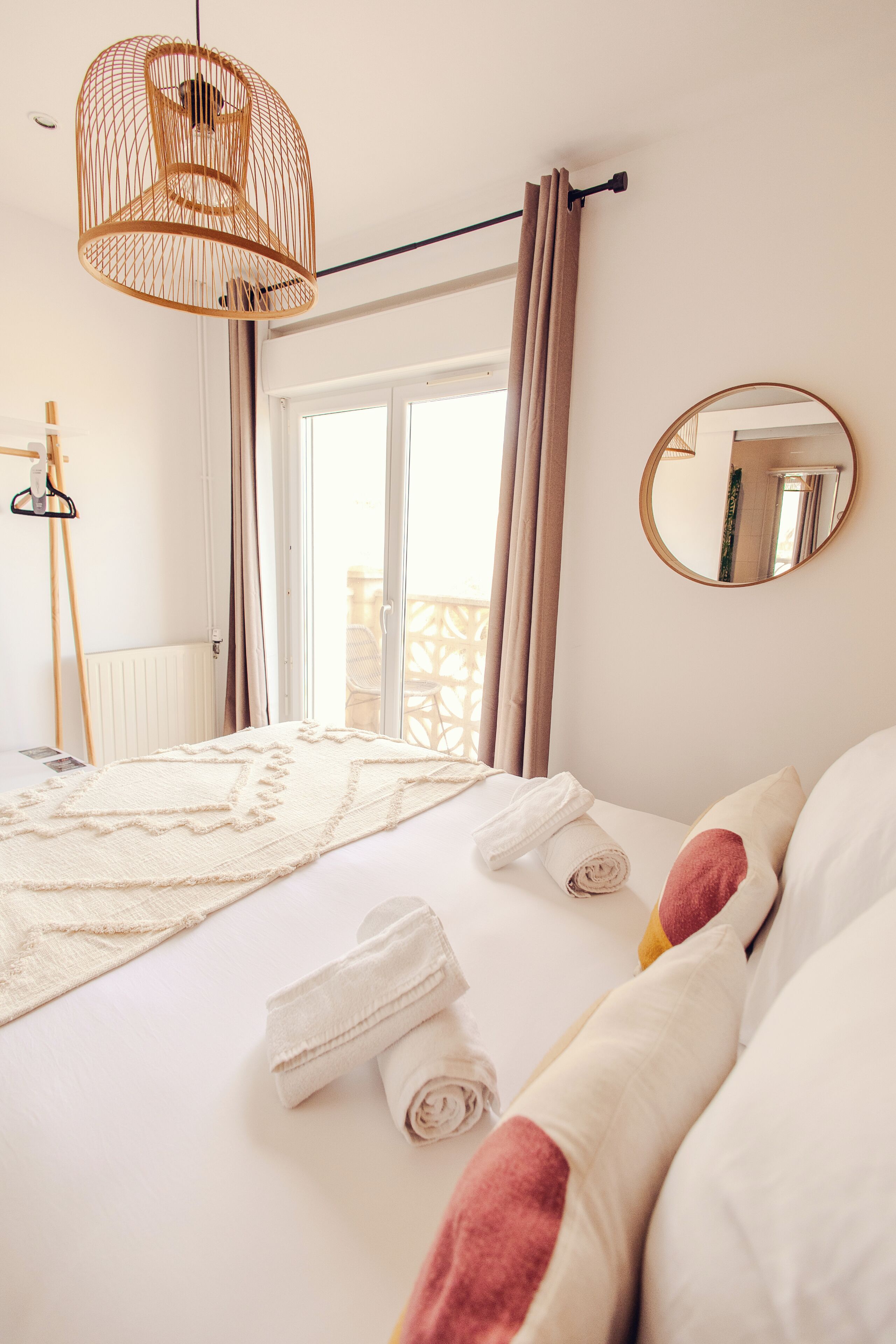 Dubbelrum - balkong - viss havsutsikt | Mörkläggningsgardiner och gratis wi-fi