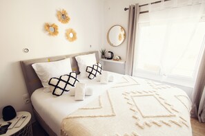 Double Room, City View | Blackout drapes, free WiFi, bed sheets - La Côte Révéé (Leucate)