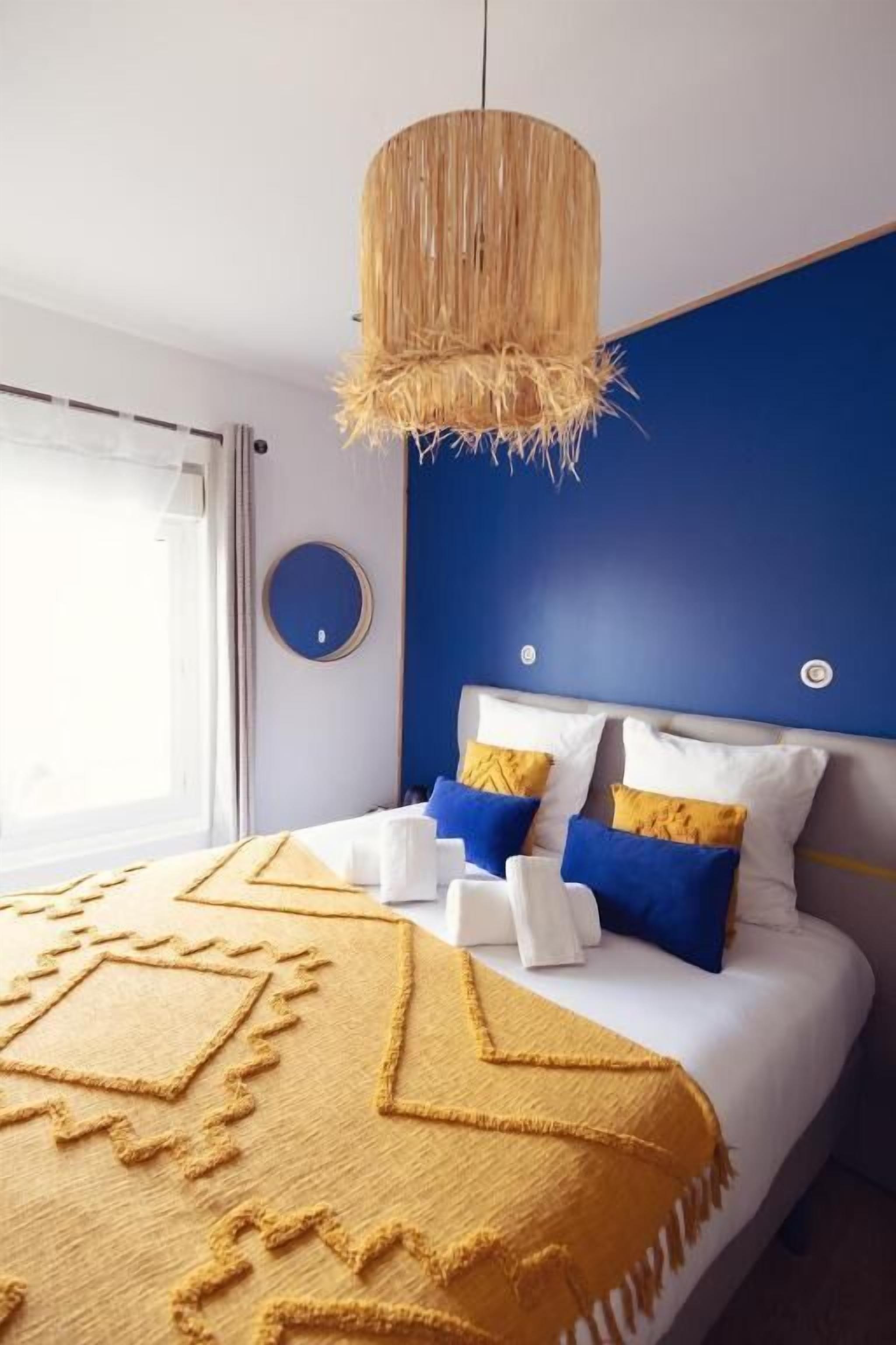 Dubbelrum - utsikt mot staden | Mörkläggningsgardiner och gratis wi-fi