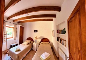 3 bedrooms, WiFi, bed sheets - Villa Lleida, Charming Villa in the Pollensa Area (Pollença)