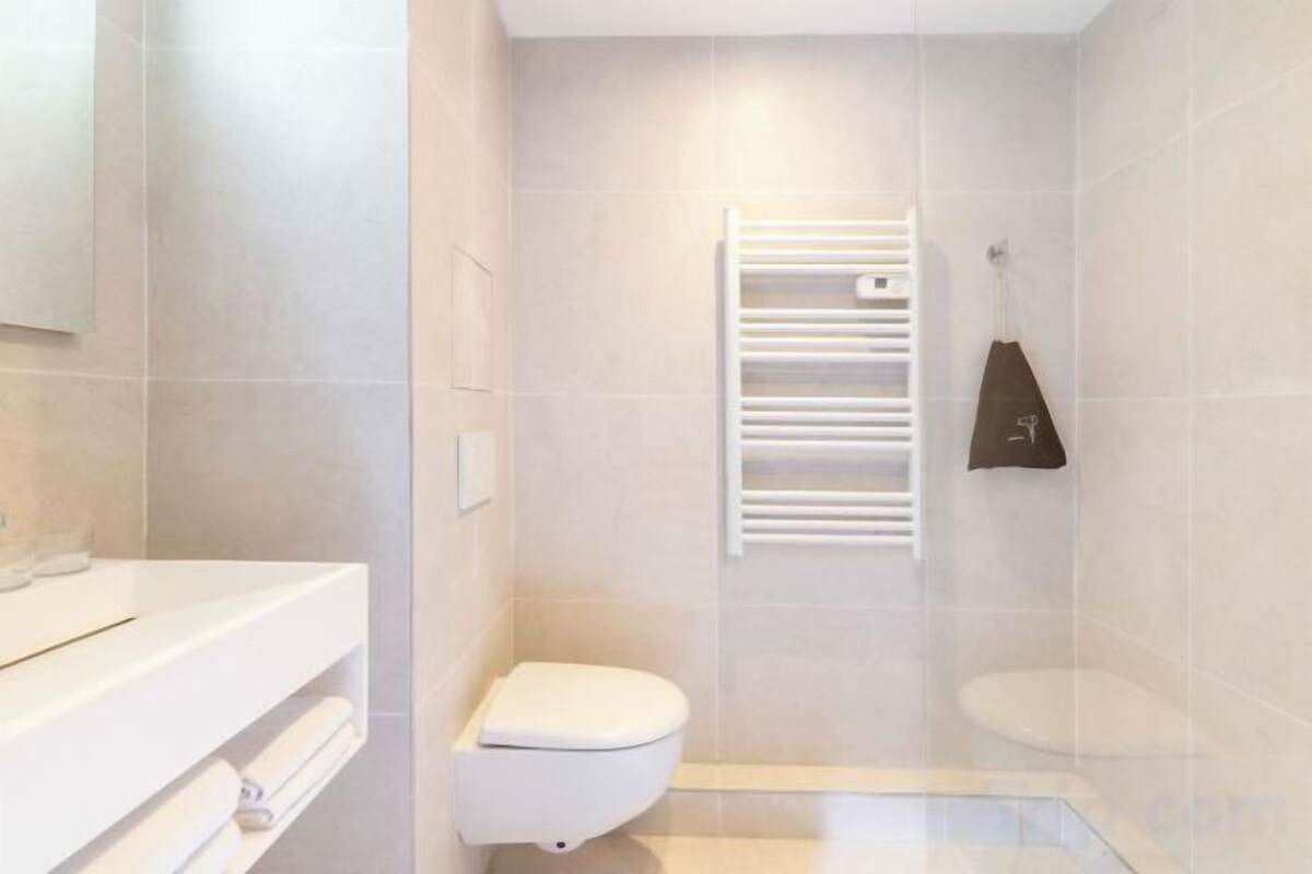 Salle de bain | Douche, serviettes fournies