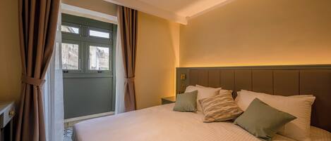 Standard Double or Twin Room, Balcony | 1 bedroom, in-room safe, desk, laptop workspace