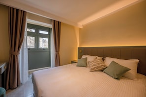 Standard Double or Twin Room, Balcony | 1 bedroom, in-room safe, desk, laptop workspace