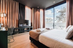 Superior Double Room, Balcony | In-room safe, laptop workspace, blackout drapes, iron/ironing board - Hotel Arena Select (València)